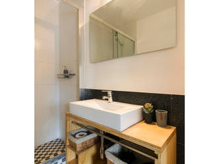 Departamento Santa Lucía, Crescente Böhme Arquitectos Crescente Böhme Arquitectos Kamar Mandi Modern Kayu White