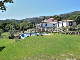 O Pirilampo - Alojamento Local Jardins clássicos por Arkhimacchietta Atelier Clássico