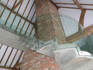 Frameless Bolted Glass Balustrade in Barn Conversion, Ion Glass Ion Glass درج زجاج