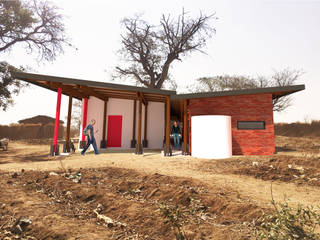 Uganda Rural Clinic, A4AC Architects A4AC Architects مساحات تجارية الطوب