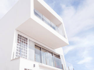 Vivienda unifamiliar de lujo con piscina en la costa mediterránea, ARREL arquitectura ARREL arquitectura Maison individuelle