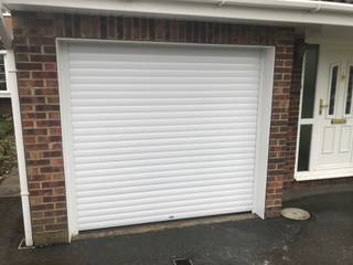 Give your bike pride of place in this tidy and organised garage, Garageflex Garageflex Portes de garage Blanc