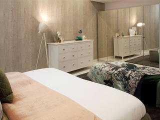 The Grey Bedroom, Aorta the heart of art Aorta the heart of art Eclectic style bedroom