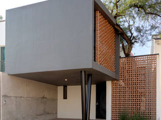Maravillosa Casa YY, CUBO ROJO Arquitectura CUBO ROJO Arquitectura Single family home Bricks