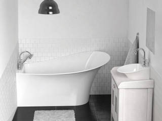 Freistehende Badewannenlösung für kleine Badezimmer: Delta Kollektion von Zicco , ZICCO GmbH - Waschbecken und Badewannen in Blankenfelde-Mahlow ZICCO GmbH - Waschbecken und Badewannen in Blankenfelde-Mahlow Minimalist bathroom Marble