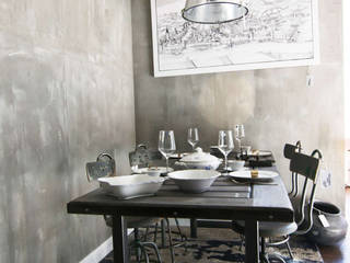 Design-Möbel aus Gefängnistür, Esstisch aus alter Gefängnistür mit Stahlkufen , Revived4home Revived4home Eclectic style dining room