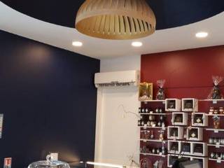 Pâtisserie au plafond remarquable, lairial luminaires bordeaux lairial luminaires bordeaux 상업공간 우드 우드 그레인