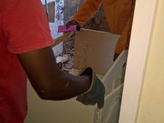 The Modern Bathroom Renovation , Kgodisho Solutions & Projects Kgodisho Solutions & Projects Modern Bathroom