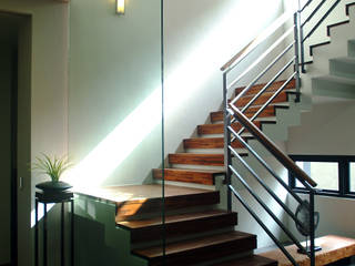 室內設計 東英 CY House, 黃耀德建築師事務所 Adermark Design Studio 黃耀德建築師事務所 Adermark Design Studio 樓梯