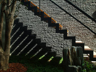 建築設計 東英 CY House, 黃耀德建築師事務所 Adermark Design Studio 黃耀德建築師事務所 Adermark Design Studio Stairs