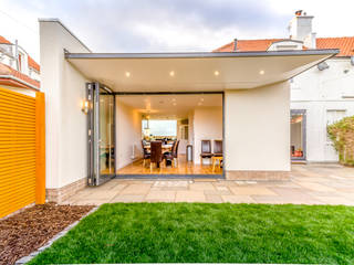 Minimalist Extension to End Terrace House, Edinburgh , Capital A Architecture Capital A Architecture Condomínios contraplacado