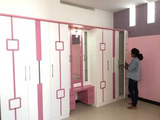 Duplex House Interiors in Bangalore for Mr. Rajan, Interiorwalaa Interiorwalaa Modern style bedroom Plywood Pink