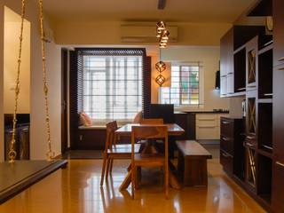 Apartment interiors- Kalakshetra, Chennai, Synergy Architecture and Interiors Synergy Architecture and Interiors Eclectic style dining room