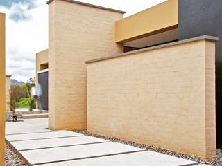 Casa H, David Macias Arquitectura & Urbanismo David Macias Arquitectura & Urbanismo Balcones y terrazas minimalistas