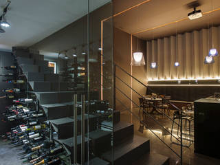 Cava Paola Calzada Arquitectos Bodegas de vino modernas: Ideas, imágenes y decoración Metal