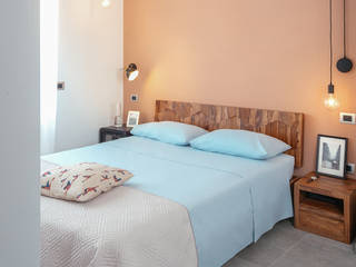 Casa Ca_Sa, manuarino architettura design comunicazione manuarino architettura design comunicazione Industrial style bedroom Wood Wood effect