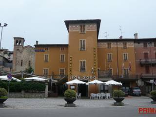 RISTRUTTURAZIONE ALBERGO A CASTELL' ARQUATO, Studio Architettura Macchi Studio Architettura Macchi クラシカルな 家