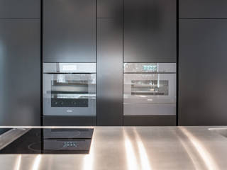 Wohnhaus, Leonberg, Mannsperger Möbel + Raumdesign Mannsperger Möbel + Raumdesign Built-in kitchens