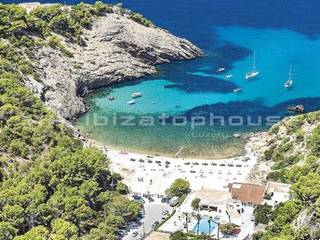 Luxury villa under costruction in Ibiza, ibizatophouse ibizatophouse Maisons modernes