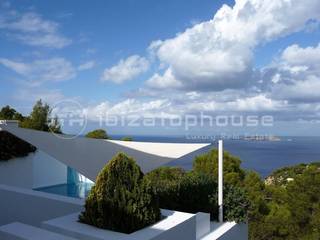 Villa with stunning sea views for sale Ibiza, ibizatophouse ibizatophouse Casas de estilo mediterráneo