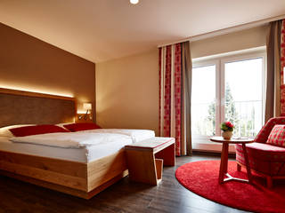 Hotelzimmereinrichtung, BAUR WohnFaszination GmbH BAUR WohnFaszination GmbH Commercial spaces Wood Brown