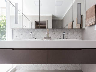 Suíte Master Luxuosa, Rabisco Arquitetura Rabisco Arquitetura Phòng tắm phong cách hiện đại MDF White