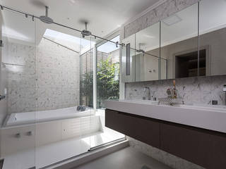 Suíte Master Luxuosa, Rabisco Arquitetura Rabisco Arquitetura Modern bathroom Glass Green