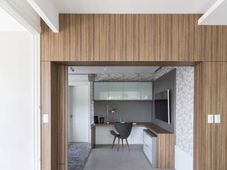 Escritório e Sala de TV, Rabisco Arquitetura Rabisco Arquitetura Phòng học/văn phòng phong cách hiện đại MDF Wood effect