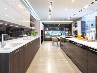 SHOWROOM ORNARE SÃO PAULO (GMS), Studio Cicconi Studio Cicconi Einbauküche MDF Braun