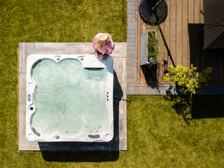 Lieferung Outdoor-Whirlpool ONE SPA Elan 5L, SPA Deluxe GmbH - Whirlpools in Senden SPA Deluxe GmbH - Whirlpools in Senden Spa de estilo clásico