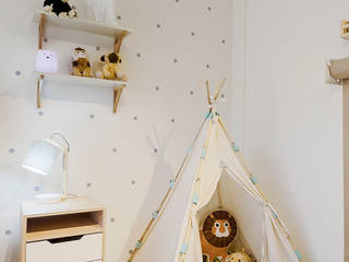 Dormitorio Montessori, Klover Klover Stanza dei bambini in stile scandinavo