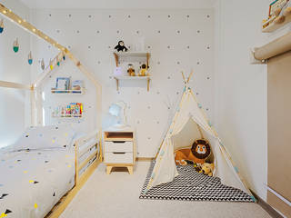 Dormitorio Montessori, Klover Klover 北欧デザインの 子供部屋