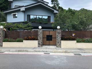 東吳大學前 私人住宅大門設計, 新綠境實業有限公司 新綠境實業有限公司 Villa Houtcomposiet Hout