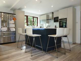 Rotpunkt Matt Cashmere and Mignight Blue, Zara Kitchen Design Zara Kitchen Design Moderne Küchen Blau