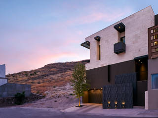 Casa Cumbres, Arquitectura de Materialista, Villalobos Image Maker Villalobos Image Maker Terrace house Stone