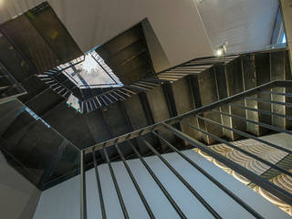 Virreyes II, Paola Calzada Arquitectos Paola Calzada Arquitectos Stairs Metal