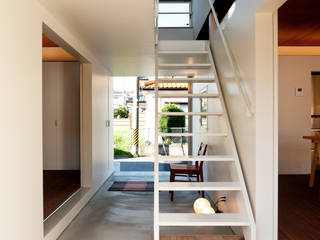 g house, Takeru Shoji Architects.Co.,Ltd Takeru Shoji Architects.Co.,Ltd Stairs