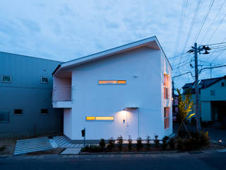 t house, Takeru Shoji Architects.Co.,Ltd Takeru Shoji Architects.Co.,Ltd Nhà phong cách chiết trung