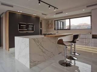 House Izinga Park 2 , Urban Create Design Interiors Urban Create Design Interiors Built-in kitchens