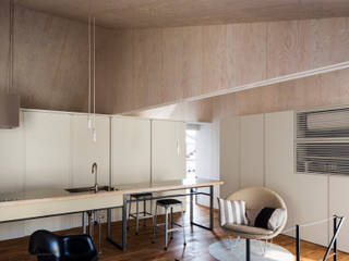 GO-BANG! house, Takeru Shoji Architects.Co.,Ltd Takeru Shoji Architects.Co.,Ltd Phòng ăn phong cách chiết trung