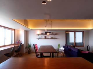 ita house, Takeru Shoji Architects.Co.,Ltd Takeru Shoji Architects.Co.,Ltd Eclectic style dining room