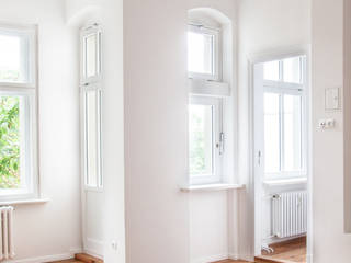 Komplettsanierung einer Zweizimmeraltbauwohnung in Berlin, Holzeco GmbH | Haus- & Wohnungssanierung | Komplettsanierung von A - Z Holzeco GmbH | Haus- & Wohnungssanierung | Komplettsanierung von A - Z Klassische Wohnzimmer