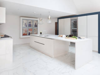 Open plan kitchen in Solihull, Classic Interiors Classic Interiors Cuisine moderne