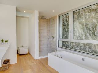 Rock Villa, Pollentia Rentals Pollentia Rentals Modern bathroom