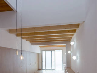 1405_DV Rehabilitación de vivienda unifamiliar en Badalona, Ofici: arquitectura Ofici: arquitectura 모던스타일 거실 우드 우드 그레인