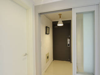 마포구 상수동 두산위브 아파트 인테리어, DESIGNCOLORS DESIGNCOLORS Couloir, entrée, escaliers modernes