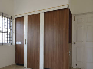 Custom Wardrobes, Atom Interiors Atom Interiors Ruang Ganti Modern