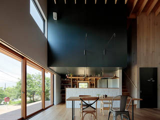 TabHouse, 稲山貴則 建築設計事務所 稲山貴則 建築設計事務所 Industrial style dining room Solid Wood Multicolored