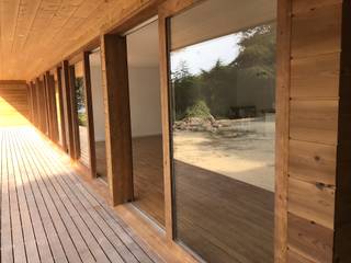 Moradia de 172m2 - chave na mão, Drevo - Wood Solutions Lda Drevo - Wood Solutions Lda Cửa ra vào