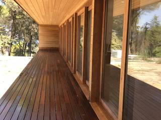 Moradia de 172m2 - chave na mão, Drevo - Wood Solutions Lda Drevo - Wood Solutions Lda Minimalist balcony, veranda & terrace